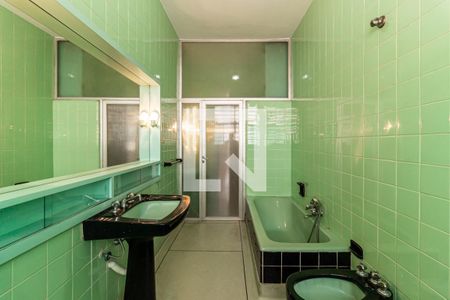 Casa para alugar com 450m², 4 quartos e 5 vagasBanheiro 1