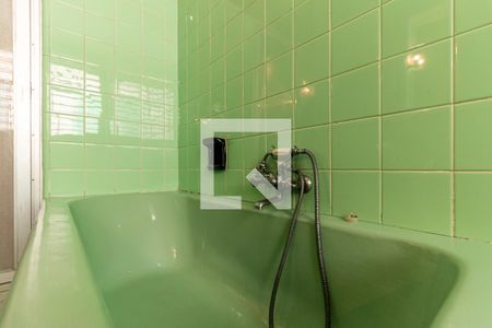 Casa para alugar com 450m², 4 quartos e 5 vagasBanheiro 1