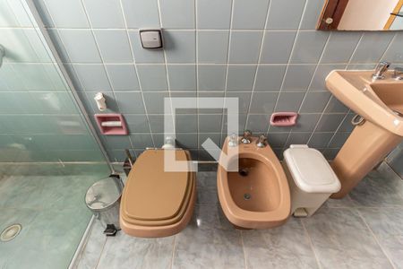 Casa para alugar com 450m², 4 quartos e 5 vagasBanheiro 2