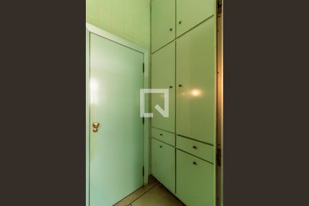 Casa para alugar com 450m², 4 quartos e 5 vagasBanheiro 1