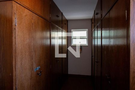 Casa à venda com 360m², 5 quartos e 4 vagasCloset da suíte