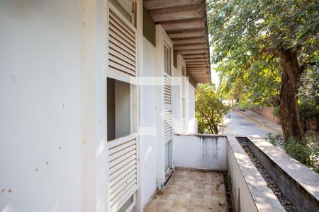 Casa à venda com 360m², 5 quartos e 4 vagasVaranda