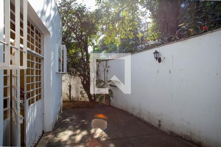 Casa à venda com 360m², 5 quartos e 4 vagasÁrea de Serviço