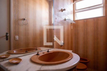 Casa à venda com 360m², 5 quartos e 4 vagasBanheiro da Suíte 2