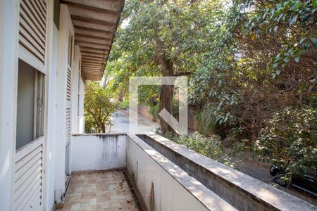 Casa à venda com 360m², 5 quartos e 4 vagasVaranda