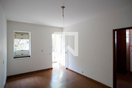 Casa à venda com 360m², 5 quartos e 4 vagasSuíte