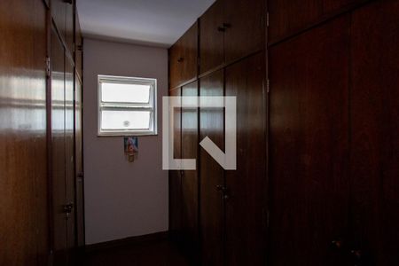 Casa à venda com 360m², 5 quartos e 4 vagasCloset da suíte