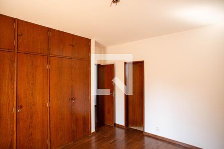 Casa à venda com 360m², 5 quartos e 4 vagasSuíte 2