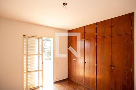 Casa à venda com 360m², 5 quartos e 4 vagasSuíte 2