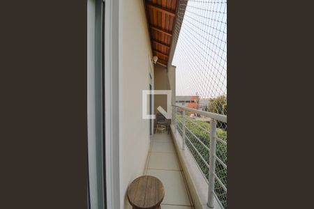 Casa de condomínio à venda com 103m², 3 quartos e 2 vagas Casa de condomínio à venda com 103m², 3 quartos e 2 vagasVaranda