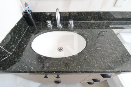 Casa de condomínio à venda com 103m², 3 quartos e 2 vagas Casa de condomínio à venda com 103m², 3 quartos e 2 vagasBanheiro