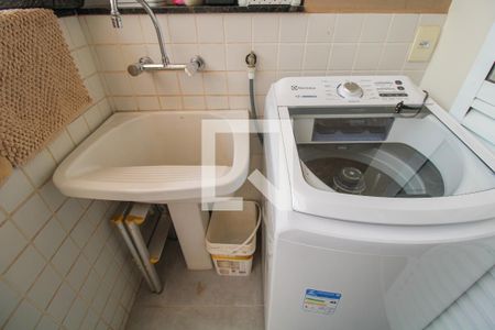 Casa de condomínio à venda com 103m², 3 quartos e 2 vagas Casa de condomínio à venda com 103m², 3 quartos e 2 vagasÁrea de Serviço