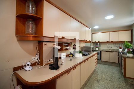 Apartamento à venda com 110m², 2 quartos e 2 vagasCozinha