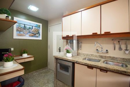 Apartamento à venda com 110m², 2 quartos e 2 vagasCozinha