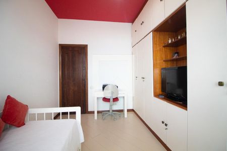 Apartamento à venda com 110m², 2 quartos e 2 vagasQuarto
