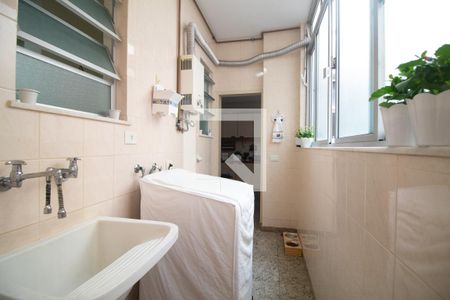 Apartamento à venda com 110m², 2 quartos e 2 vagasÁrea de serviço