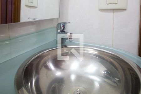 Apartamento à venda com 110m², 2 quartos e 2 vagasBanheiro social - torneira da pia