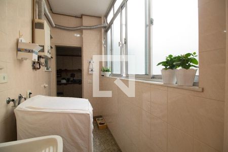 Apartamento à venda com 110m², 2 quartos e 2 vagasÁrea de serviço