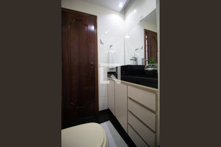 Apartamento à venda com 110m², 2 quartos e 2 vagasBanheiro da suíte