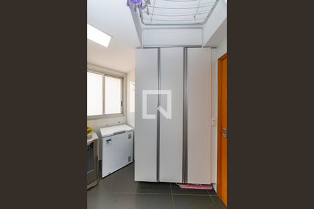 Apartamento à venda com 104m², 2 quartos e 2 vagas Apartamento à venda com 104m², 2 quartos e 2 vagasÁrea de ServiçoÁrea de Serviço