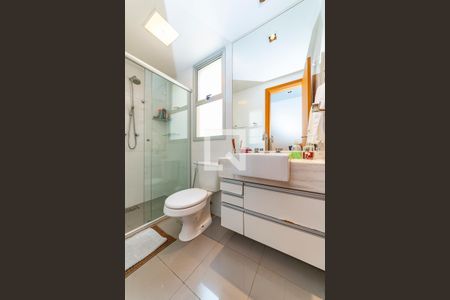 Apartamento à venda com 104m², 2 quartos e 2 vagas Apartamento à venda com 104m², 2 quartos e 2 vagasBanheiro Social