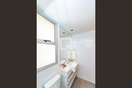 Apartamento à venda com 104m², 2 quartos e 2 vagas Apartamento à venda com 104m², 2 quartos e 2 vagasBanheiro Social