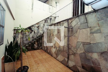 Casa à venda com 214m², 4 quartos e 2 vagas Casa à venda com 214m², 4 quartos e 2 vagasQuintal