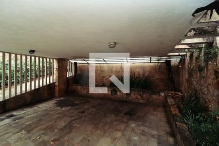 Casa à venda com 214m², 4 quartos e 2 vagas Casa à venda com 214m², 4 quartos e 2 vagasGaragem