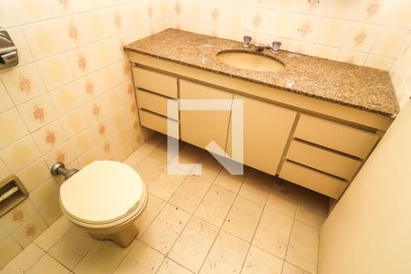 Casa à venda com 214m², 4 quartos e 2 vagas Casa à venda com 214m², 4 quartos e 2 vagasBanheiro Social