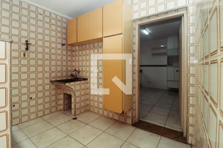 Casa à venda com 214m², 4 quartos e 2 vagas Casa à venda com 214m², 4 quartos e 2 vagasÁrea de Serviço