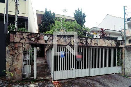 Casa à venda com 214m², 4 quartos e 2 vagas Casa à venda com 214m², 4 quartos e 2 vagasFachada