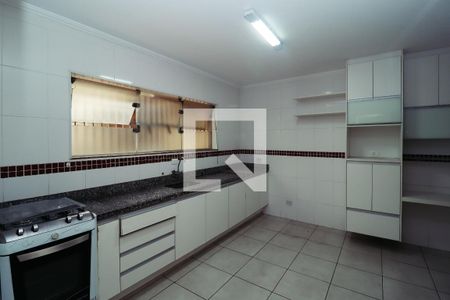 Casa à venda com 214m², 4 quartos e 2 vagas Casa à venda com 214m², 4 quartos e 2 vagasCozinha
