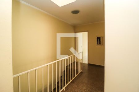 Casa à venda com 214m², 4 quartos e 2 vagas Casa à venda com 214m², 4 quartos e 2 vagasHall superior