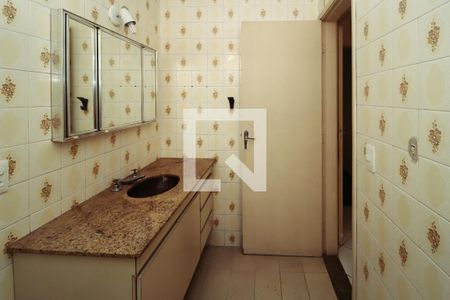 Casa à venda com 214m², 4 quartos e 2 vagas Casa à venda com 214m², 4 quartos e 2 vagasBanheiro Suíte 2