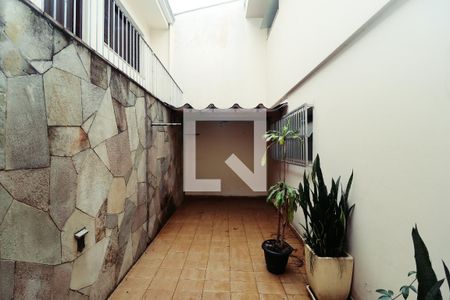 Casa à venda com 214m², 4 quartos e 2 vagas Casa à venda com 214m², 4 quartos e 2 vagasQuintal