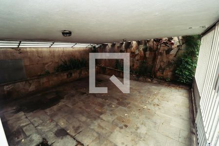 Casa à venda com 214m², 4 quartos e 2 vagas Casa à venda com 214m², 4 quartos e 2 vagasGaragem