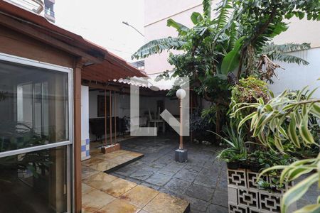 Casa à venda com 180m², 3 quartos e 2 vagas Casa à venda com 180m², 3 quartos e 2 vagasQuintal