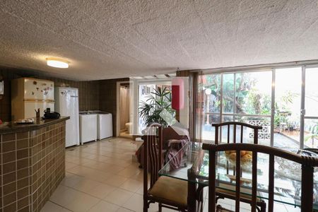 Casa à venda com 180m², 3 quartos e 2 vagas Casa à venda com 180m², 3 quartos e 2 vagasSala 2