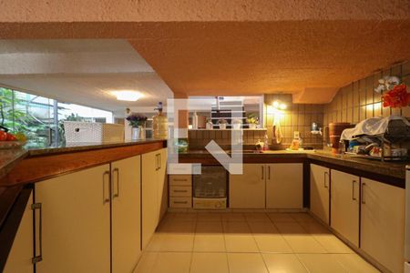 Casa à venda com 180m², 3 quartos e 2 vagas Casa à venda com 180m², 3 quartos e 2 vagasCozinha