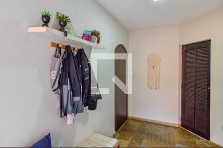 Casa à venda com 170m², 3 quartos e 3 vagasHall