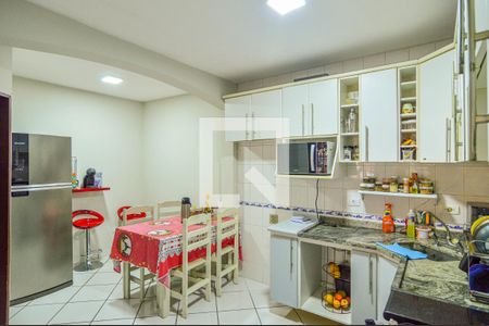 Casa à venda com 170m², 3 quartos e 3 vagasCozinha