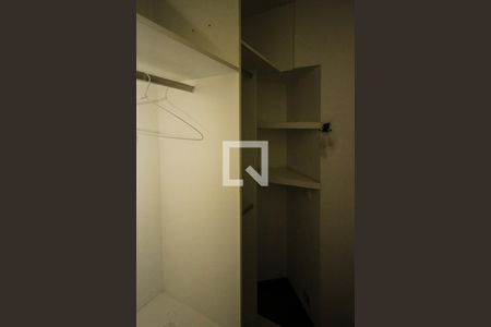 Apartamento à venda com 85m², 3 quartos e 1 vaga Apartamento à venda com 85m², 3 quartos e 1 vagaCloset
