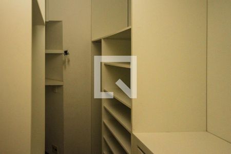 Apartamento à venda com 85m², 3 quartos e 1 vaga Apartamento à venda com 85m², 3 quartos e 1 vagaCloset