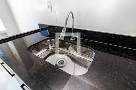 Cozinha de apartamento à venda com 2 quartos, 55m² em Parada Inglesa, São Paulo