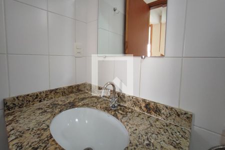 Apartamento à venda com 76m², 3 quartos e 2 vagas Apartamento à venda com 76m², 3 quartos e 2 vagasBanheiro