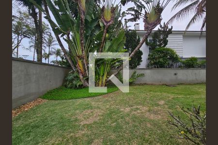 Casa de condomínio para alugar com 800m², 6 quartos e 6 vagasquintal