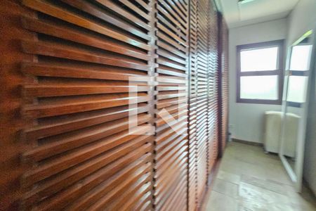 Casa de condomínio para alugar com 800m², 6 quartos e 6 vagasSuíte 1 - closet