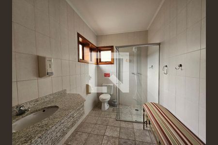 Casa de condomínio para alugar com 800m², 6 quartos e 6 vagasAnexo - banheiro 1