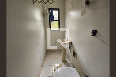 Casa de condomínio para alugar com 800m², 6 quartos e 6 vagascasa do caseiro - banheiro