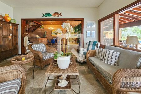 Sala de casa de condomínio para alugar com 6 quartos, 800m² em Jardim Acapulco, Guarujá